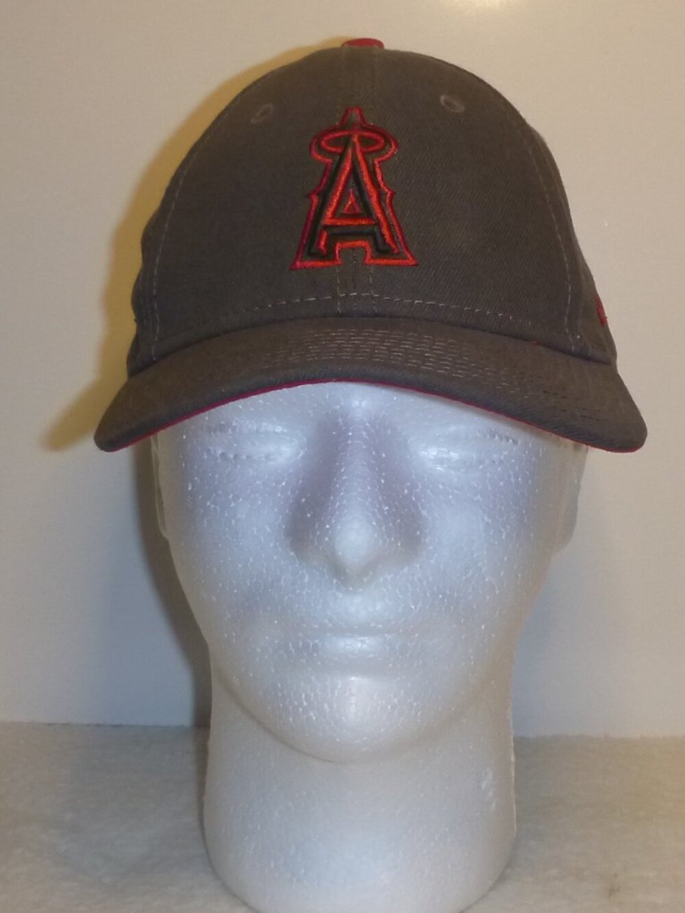 New Era Los Angeles Angels 9FORTY Youth Gray Adjustable Baseball Cap
